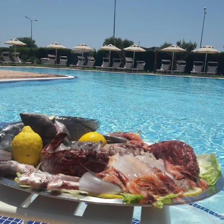 Poseidon Swim & Restaurant Santa Domenica (Crotone)